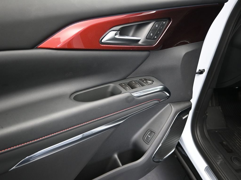 New 2026 Chevrolet Traverse RS w/ LPO, Floor Liner Package FWD image 11
