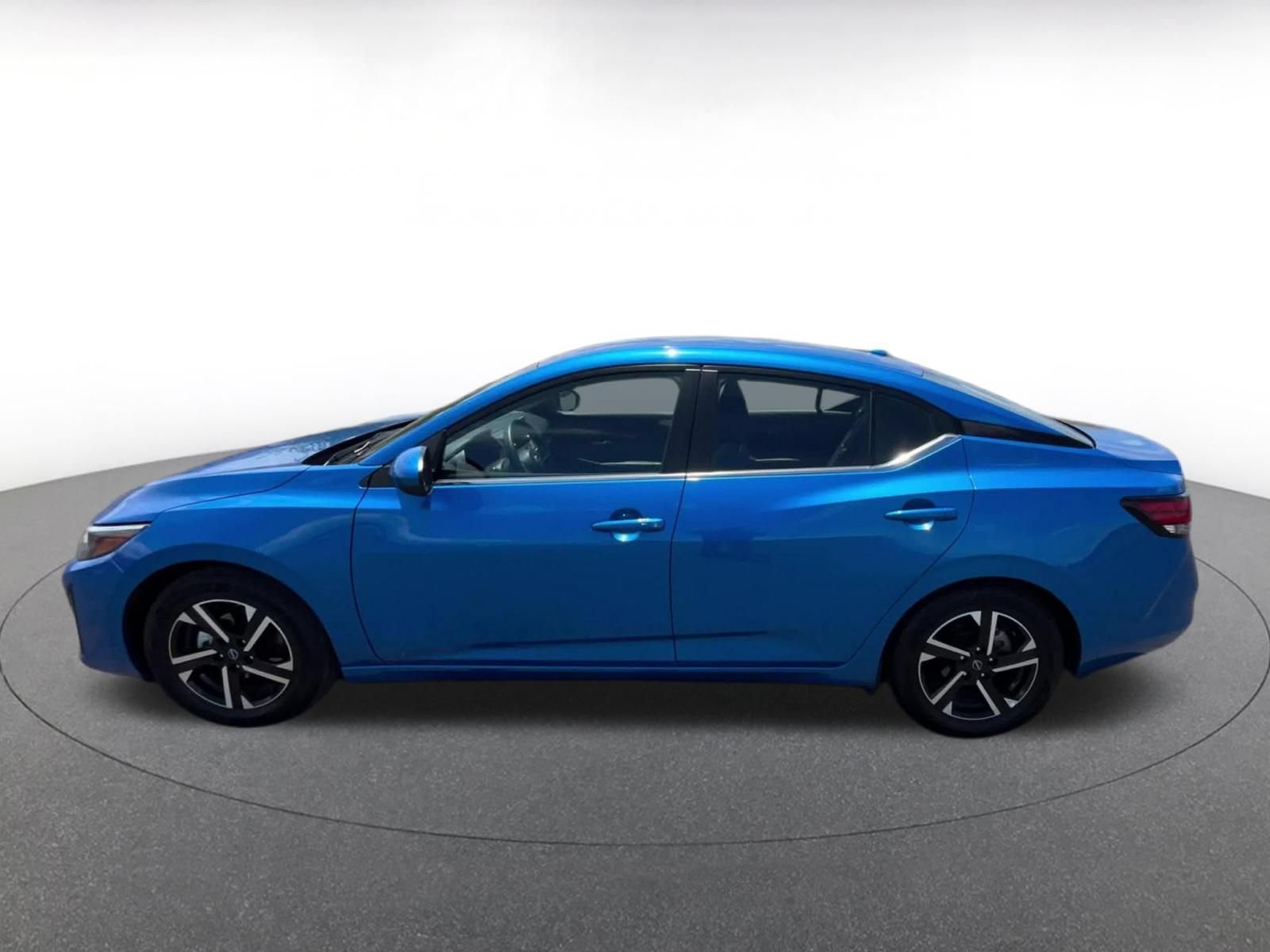 Used 2025 Nissan Sentra SV FWD image 8