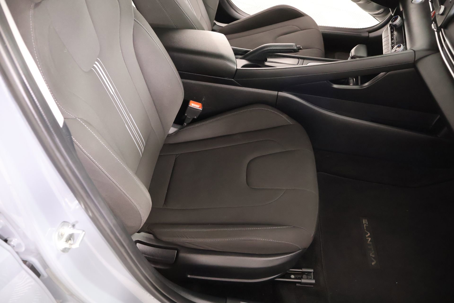 Used 2021 Hyundai Elantra SEL FWD image 12