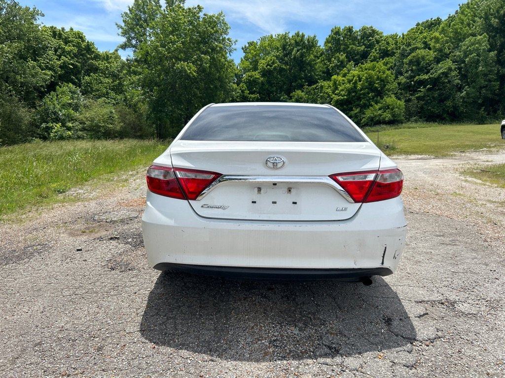 Used 2017 Toyota Camry LE FWD image 4