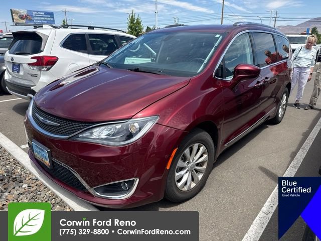 Used 2019 Chrysler Pacifica Touring-L FWD image 3