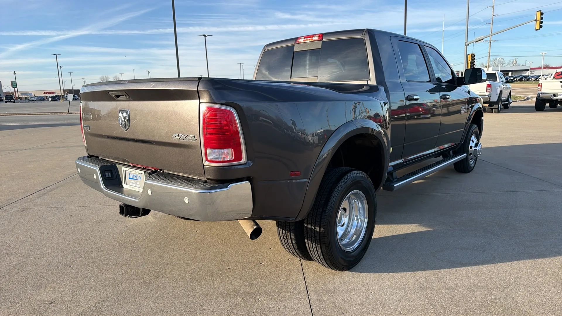Used 2018 RAM 3500 Laramie image 23