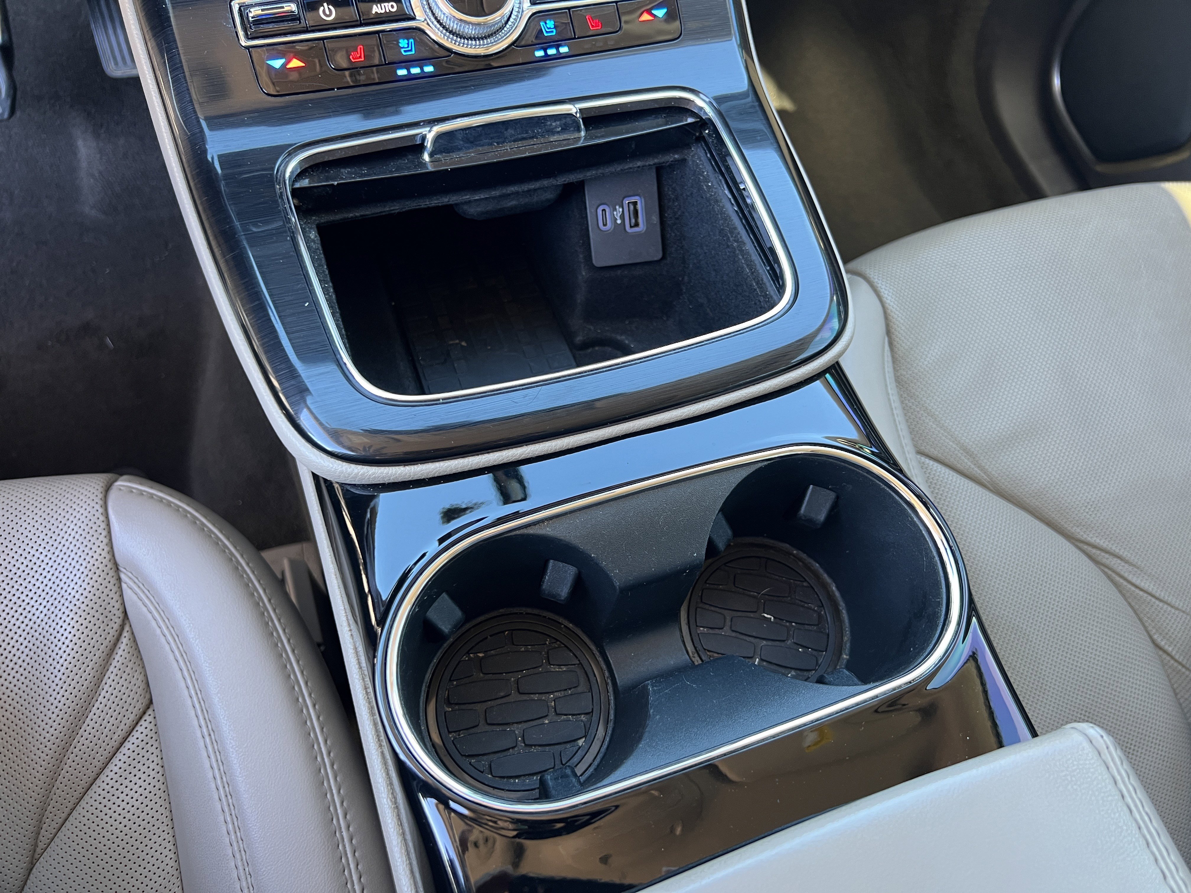 Used 2022 Lincoln Nautilus Reserve w/ Monochromatic Package image 24