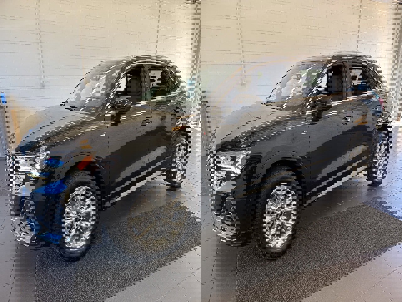 New 2025 Audi Q3 2.0T Premium image 4