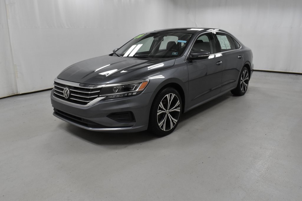 Used 2020 Volkswagen Passat 2.0T SEL image 2