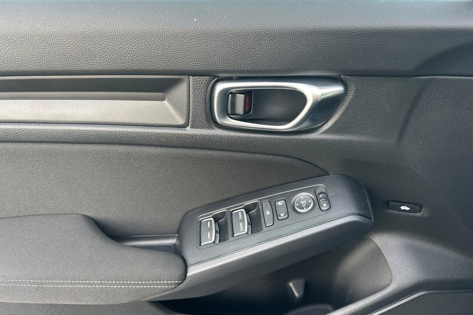 Used 2025 Honda Civic Sport image 10
