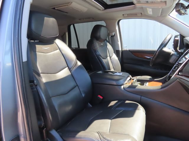 Used 2020 Cadillac Escalade Premium Luxury AWD/4WD image 26