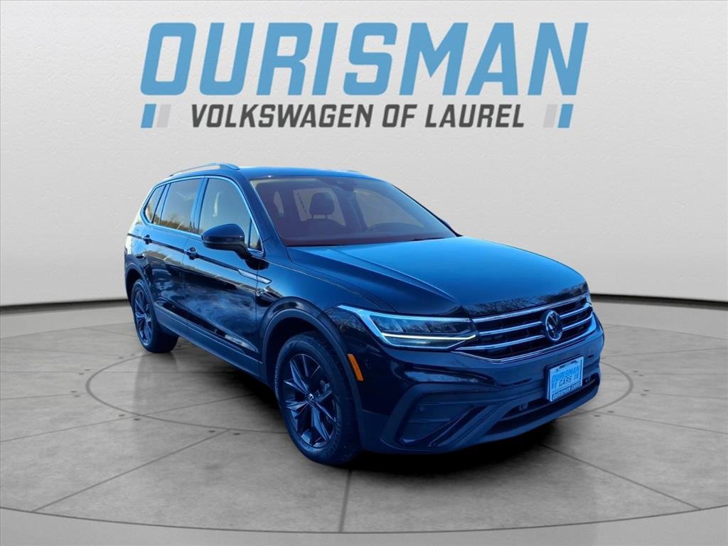 Used 2023 Volkswagen Tiguan SE image 1