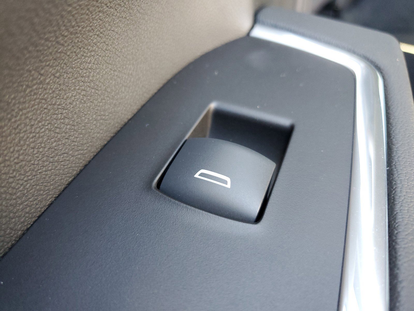 New 2025 GMC Sierra 2500 SLT w/ SLT Premium Package image 16