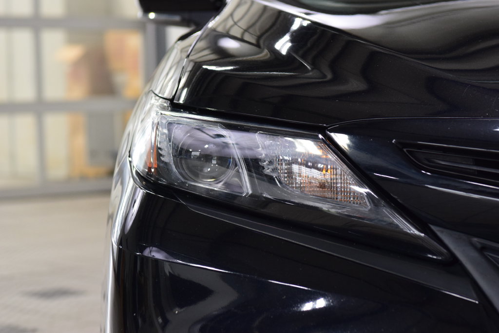 Used 2023 Toyota Camry SE w/ Cold Weather Package FWD image 12