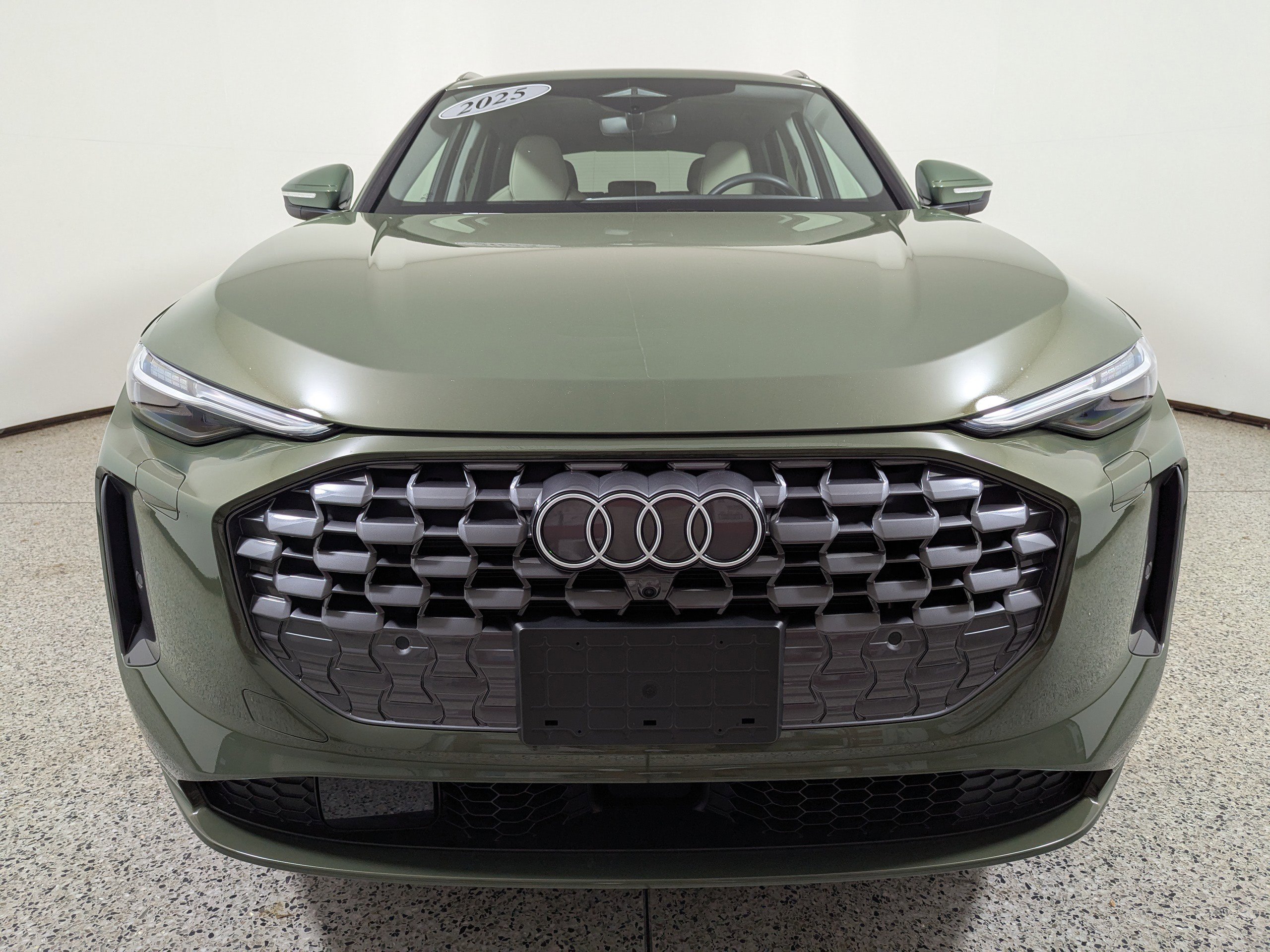 Certified 2025 Audi Q5 Premium Plus w/ Premium Plus image 2