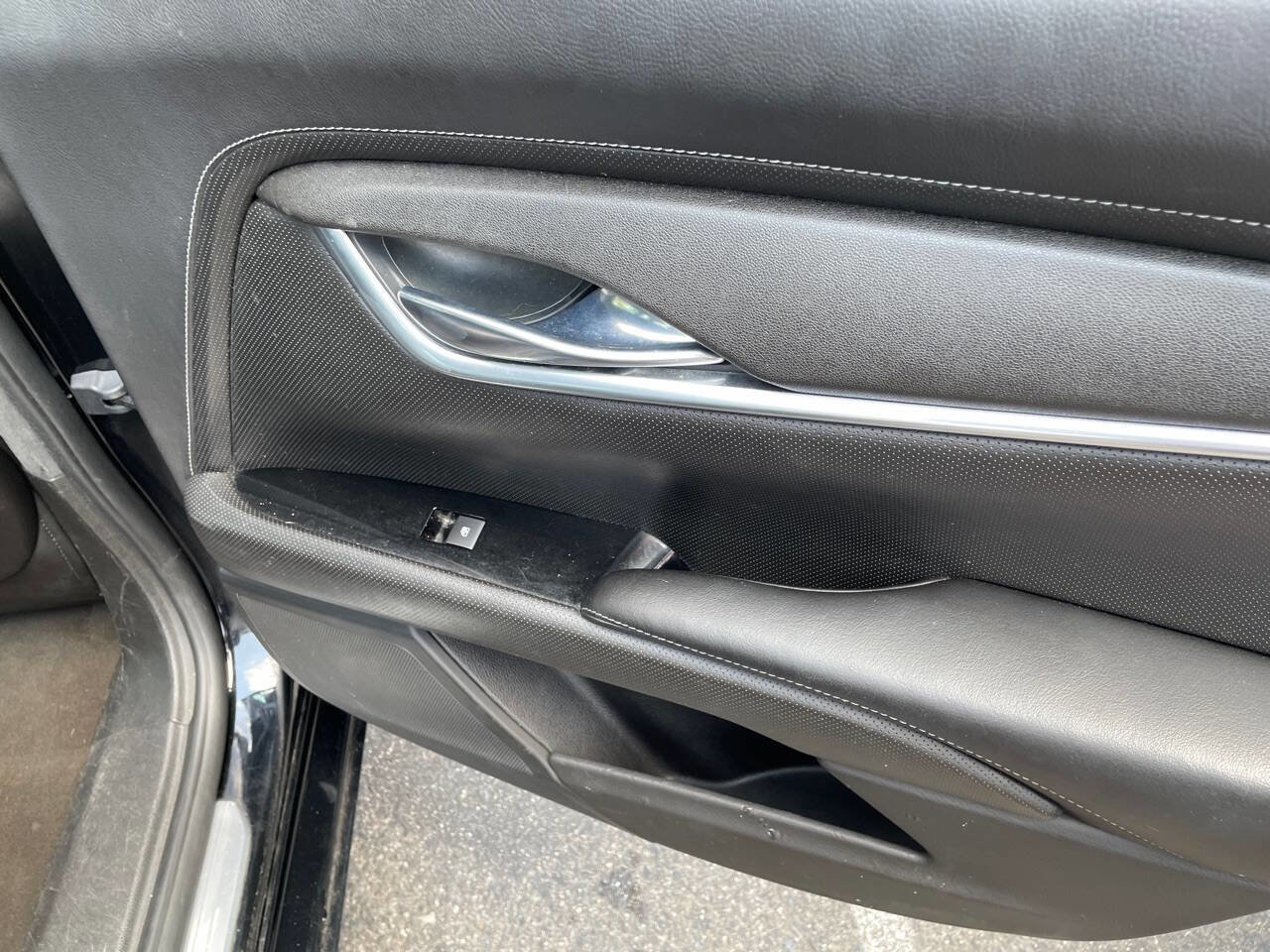 Used 2014 Cadillac XTS w/ Rear Seat Comfort Package image 35