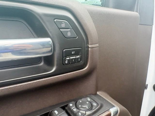 Used 2021 GMC Sierra 3500 SLT w/ SLT Preferred Package image 27