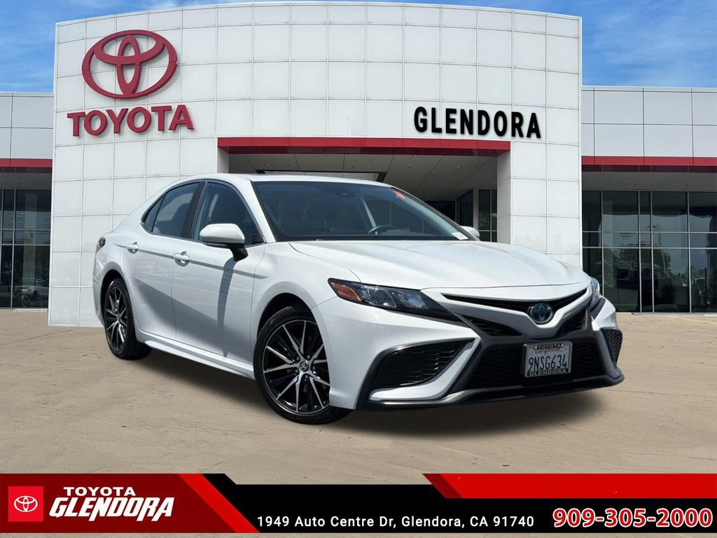Certified 2022 Toyota Camry SE w/ Audio Upgrade Package FWD image 1