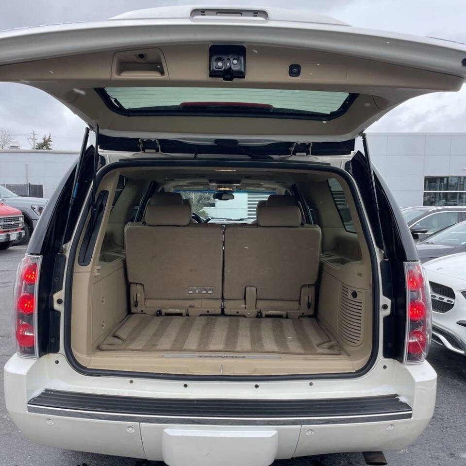 Used 2011 GMC Yukon XL Denali AWD/4WD image 9