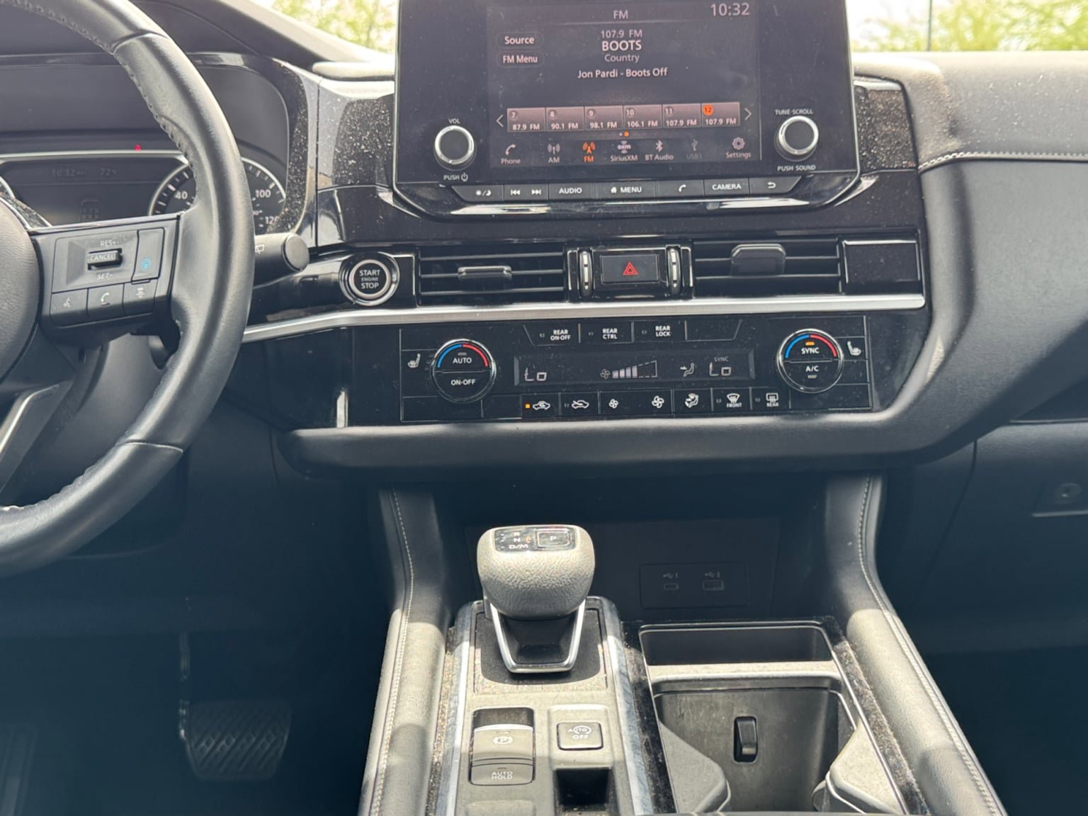 Used 2022 Nissan Pathfinder SV w/ SV Black Package image 15