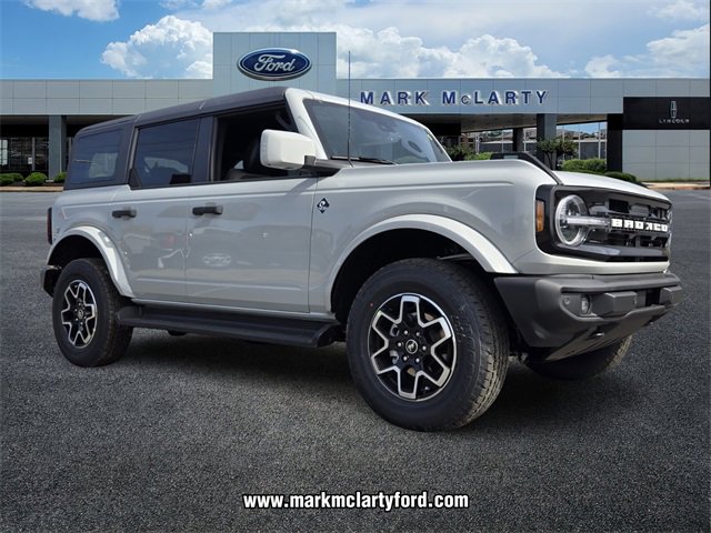 New 2026 Ford Bronco Outer Banks image 4