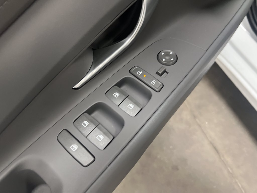 New 2026 Hyundai Elantra SE FWD image 11