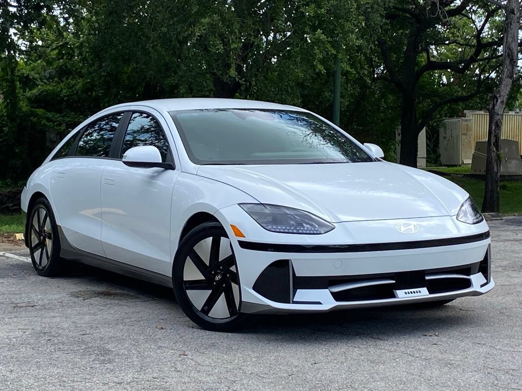 Used 2023 Hyundai Ioniq 6 SE RWD image 3