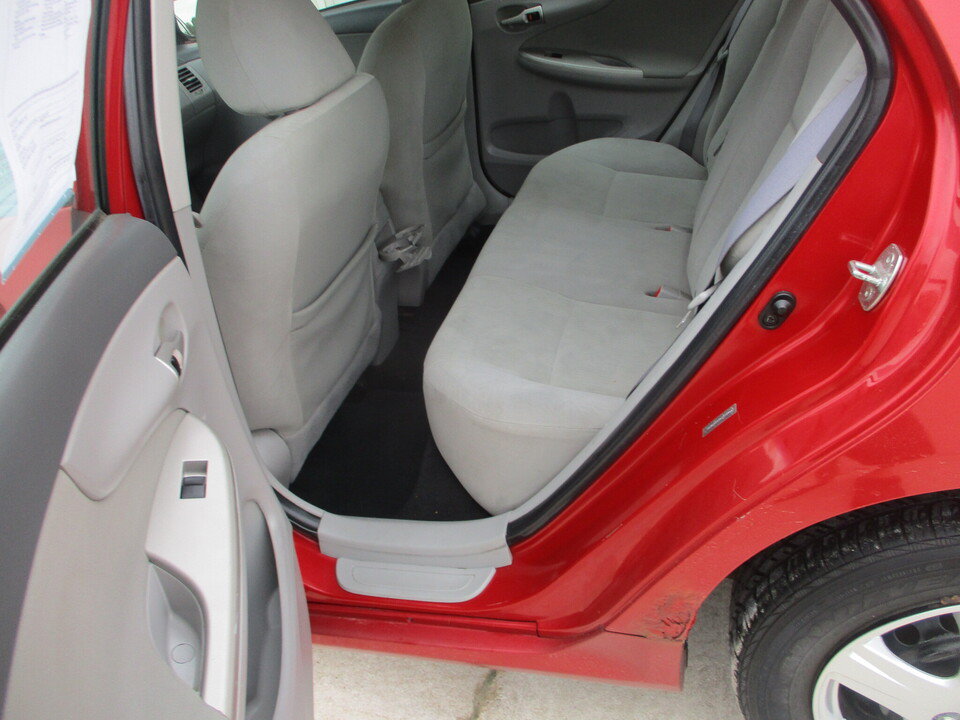 Used 2010 Toyota Corolla LE FWD image 21