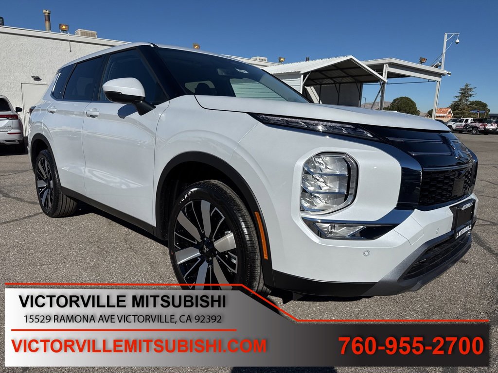 New 2025 Mitsubishi Outlander SE image 1