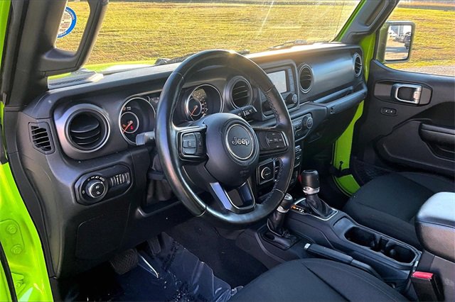 Used 2021 Jeep Gladiator Willys image 13