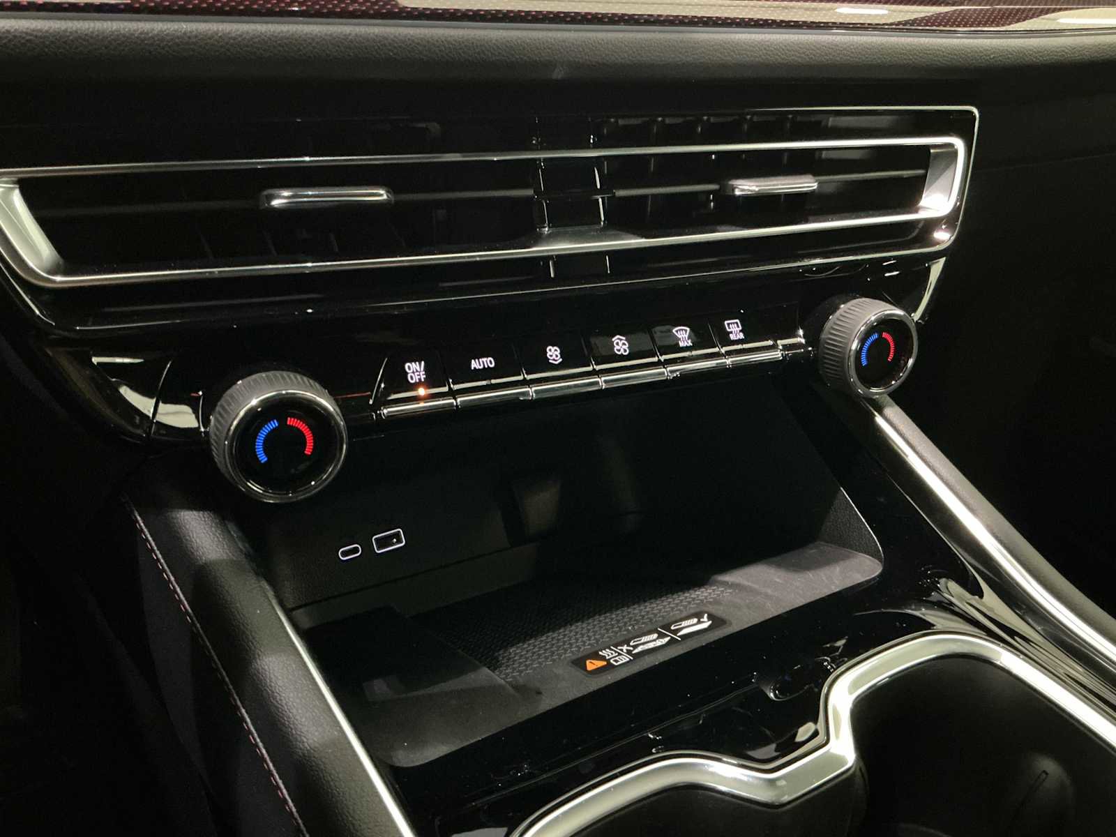 New 2026 Chevrolet Traverse Z71 w/ Enhanced Driving Package image 14