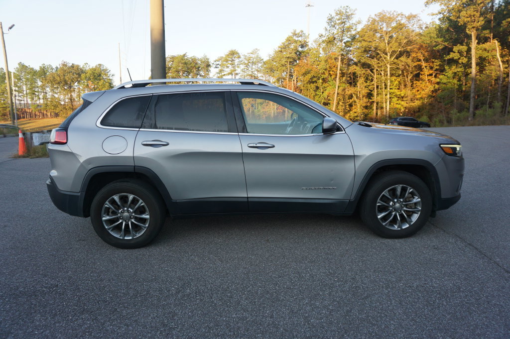 Used 2020 Jeep Cherokee Latitude Plus w/ Comfort/Convenience Group AWD/4WD image 20