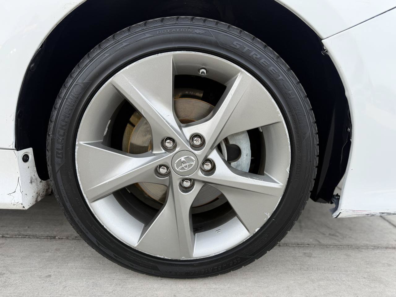 Used 2014 Toyota Camry SE w/ Moonroof Package FWD image 10