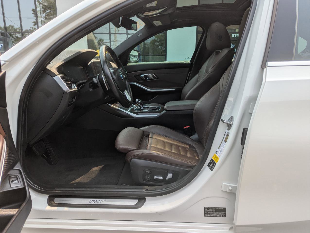 Used 2020 BMW 330i xDrive Sedan w/ Premium Package image 14