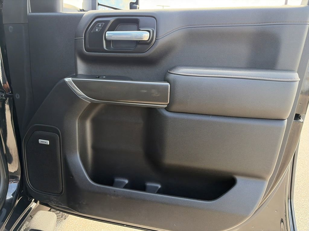 Used 2021 GMC Sierra 2500 AT4 w/ AT4 Premium Plus Package AWD/4WD image 11