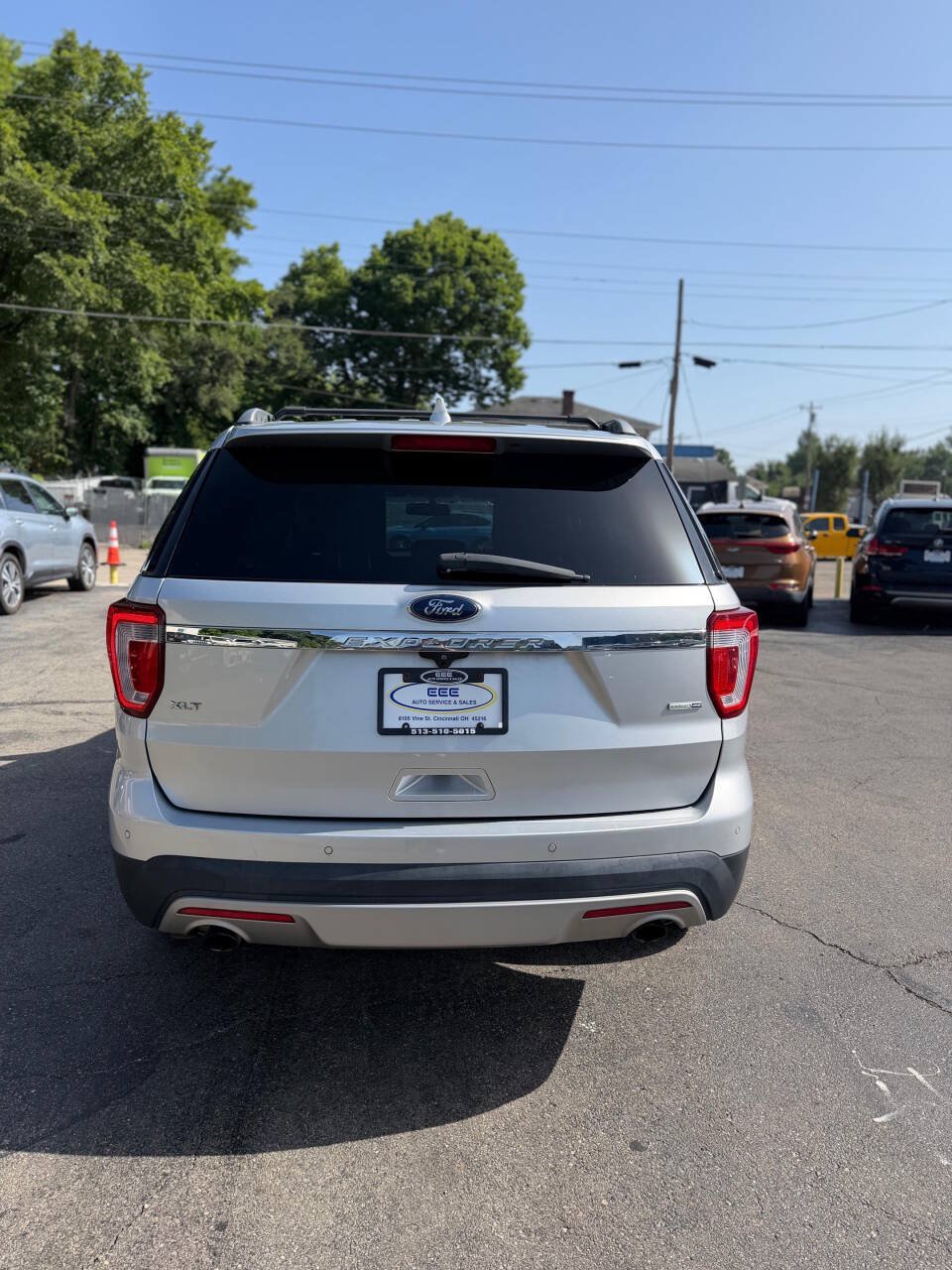Used 2016 Ford Explorer XLT w/ Equipment Group 202A AWD/4WD image 7