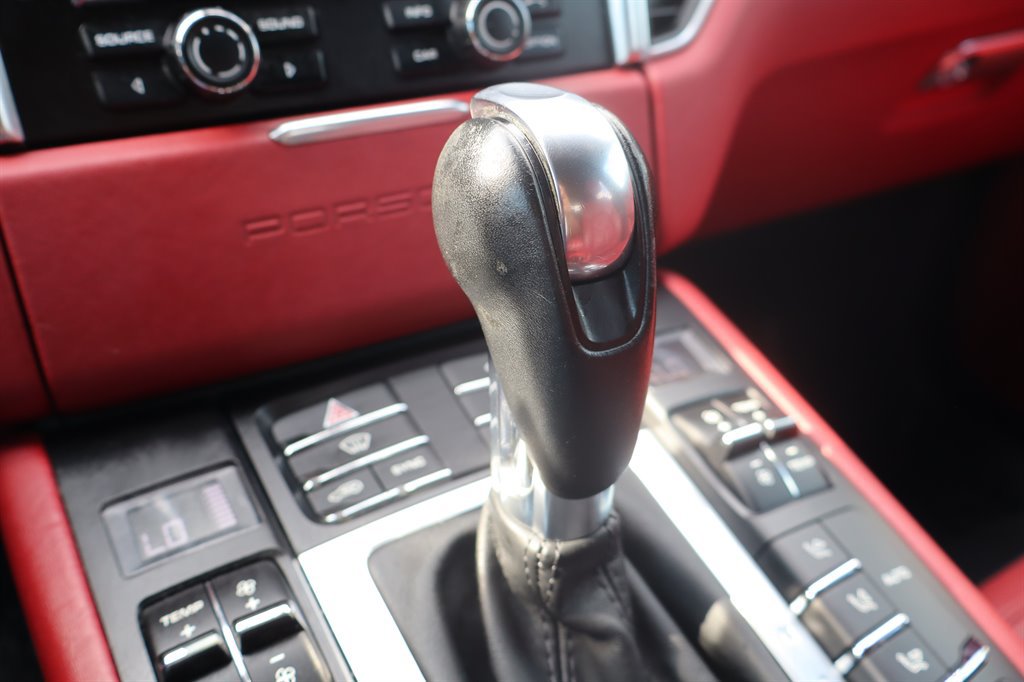Used 2015 Porsche Macan S AWD/4WD image 39