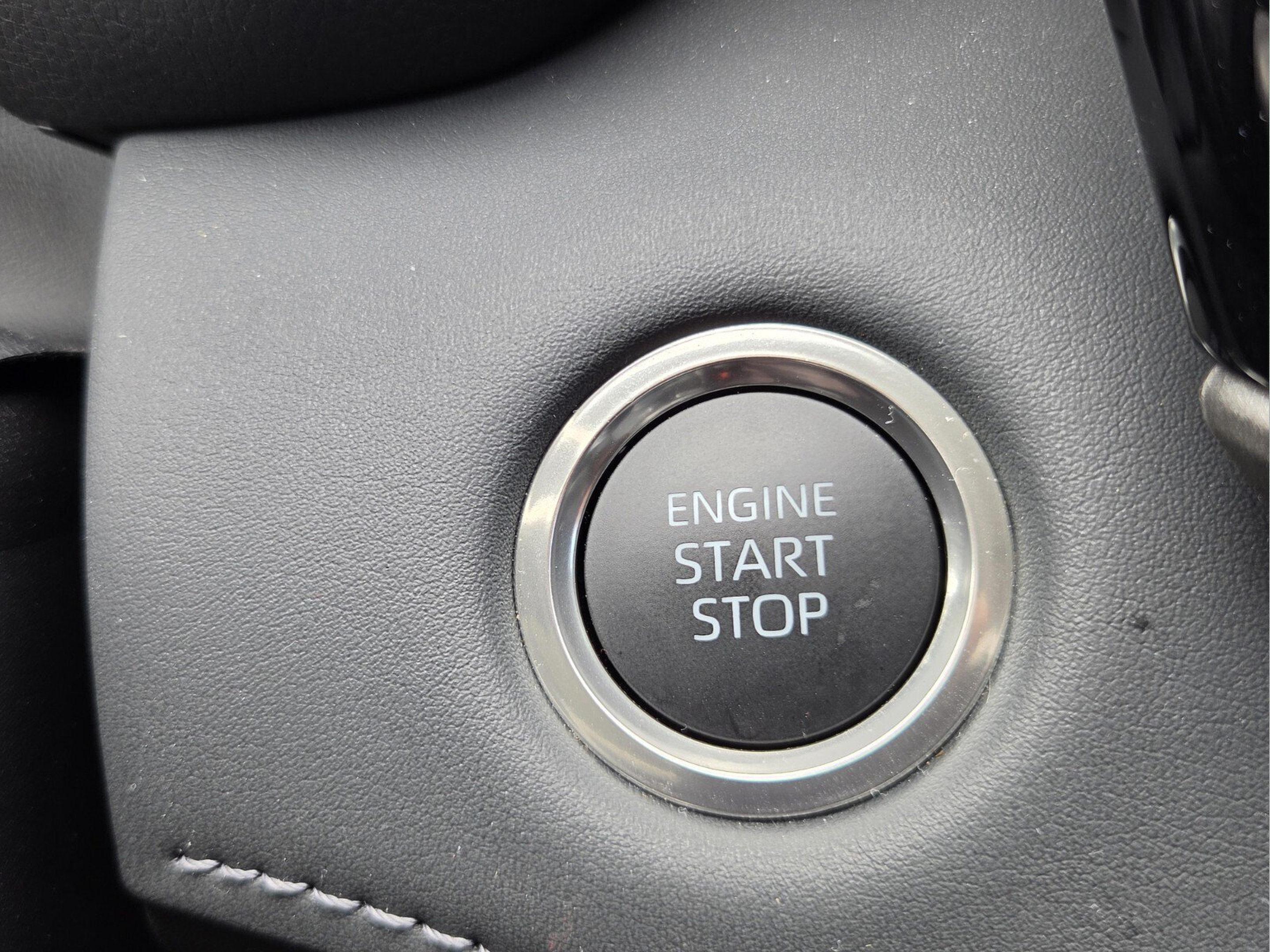 Used 2025 Toyota Highlander XLE FWD image 23