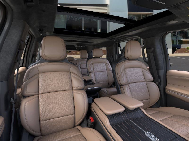 New 2026 Lincoln Navigator L Black Label AWD/4WD image 10