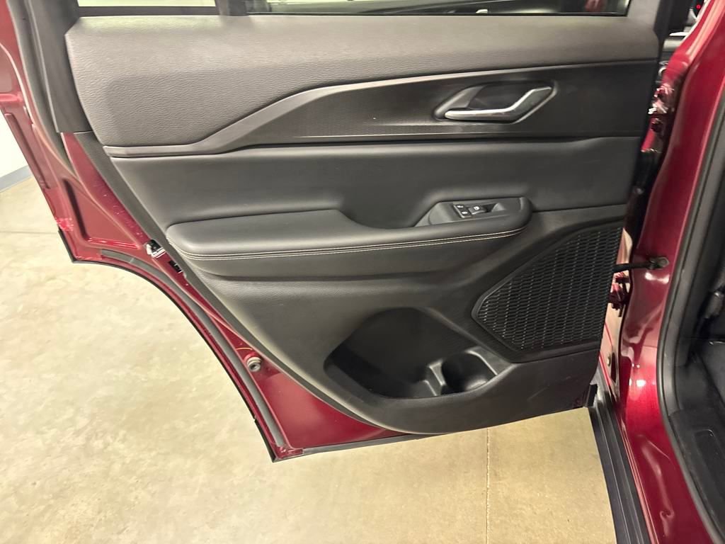 Used 2023 Jeep Grand Cherokee Altitude image 38