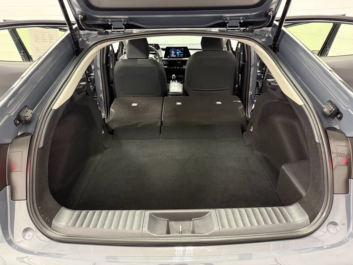 Used 2025 Toyota Prius LE FWD image 25