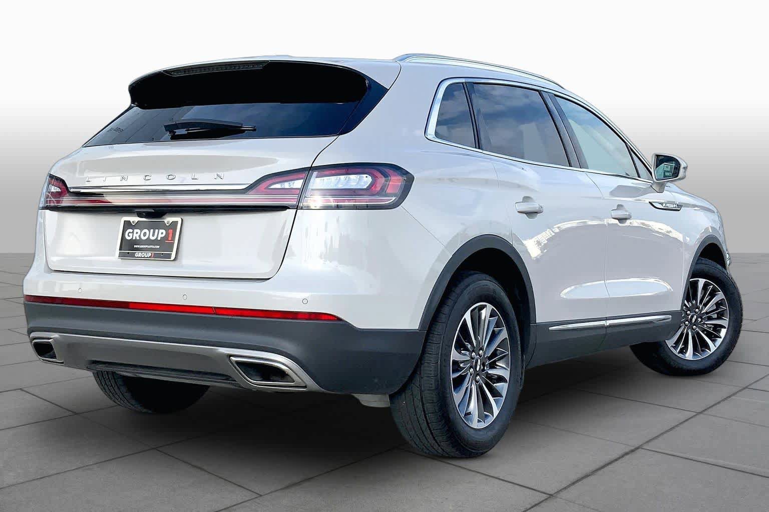 Used 2023 Lincoln Nautilus FWD w/ Premium Package image 13