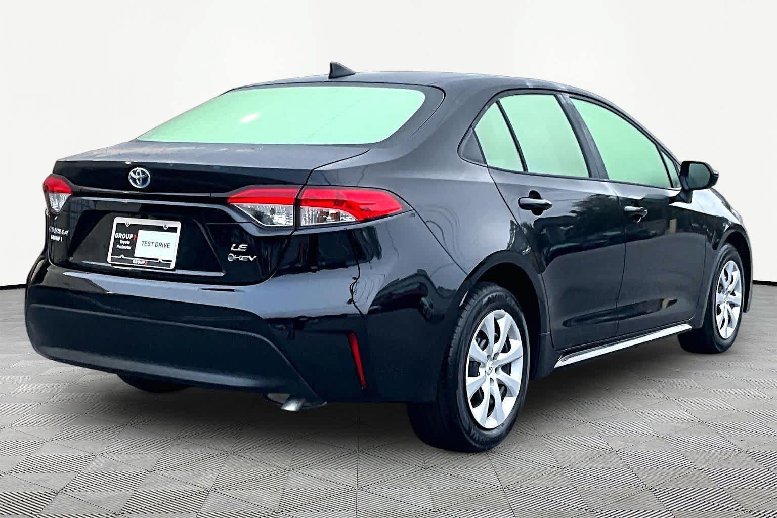 Used 2025 Toyota Corolla LE w/ Convenience Package FWD image 13
