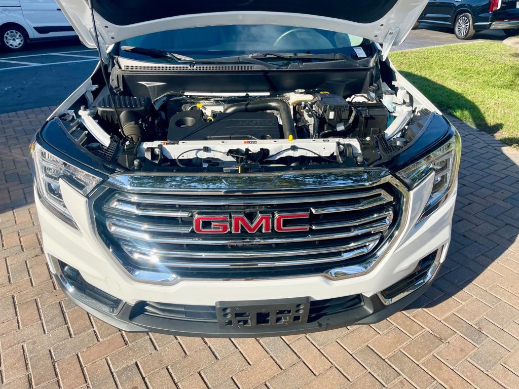 Used 2023 GMC Terrain SLT image 17