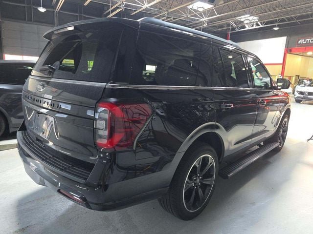 Used 2024 Ford Expedition Limited AWD/4WD image 6