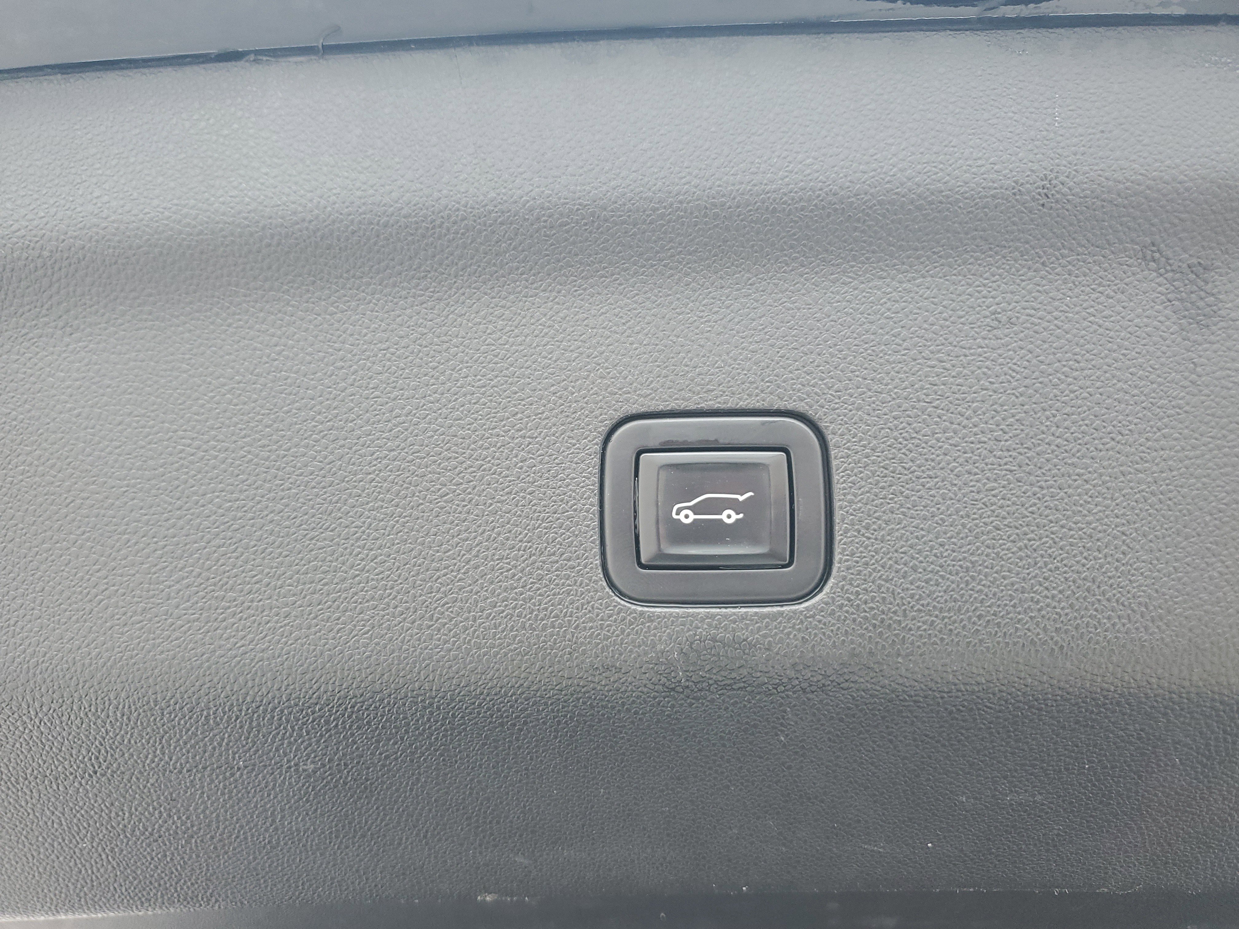 Used 2021 Chevrolet Tahoe Premier RWD image 17