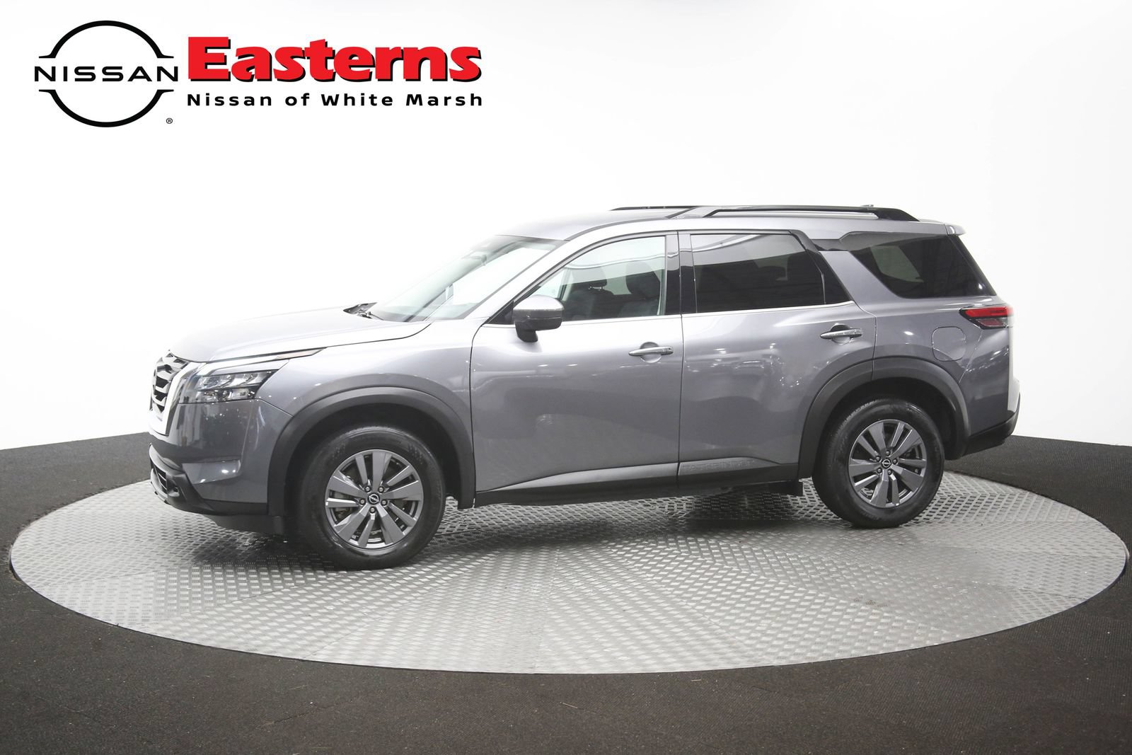 Used 2025 Nissan Pathfinder SV FWD image 59