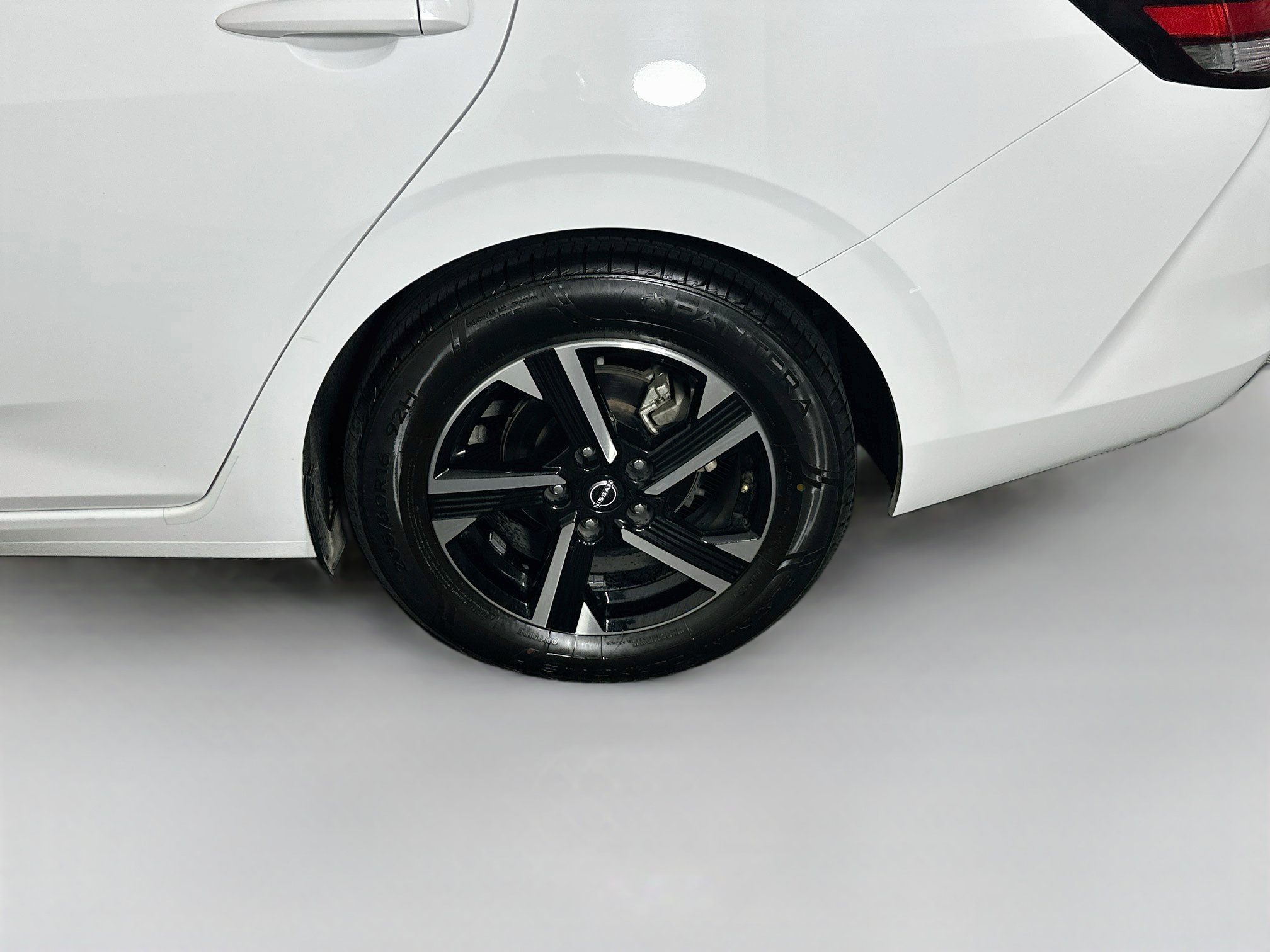 Used 2025 Nissan Sentra SV FWD image 11