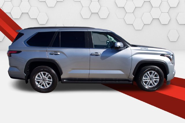 Used 2024 Toyota Sequoia SR5 w/ SR5 Premium Package AWD/4WD image 7
