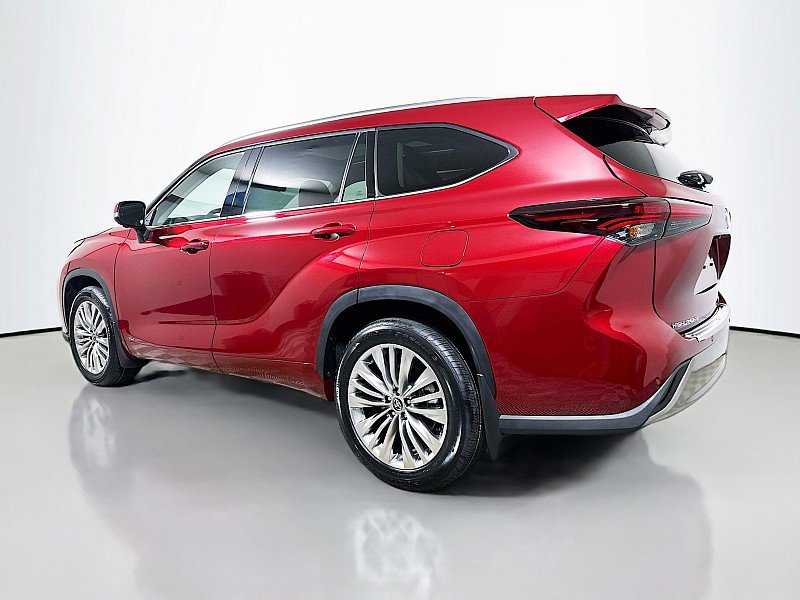 New 2026 Toyota Highlander Platinum image 5