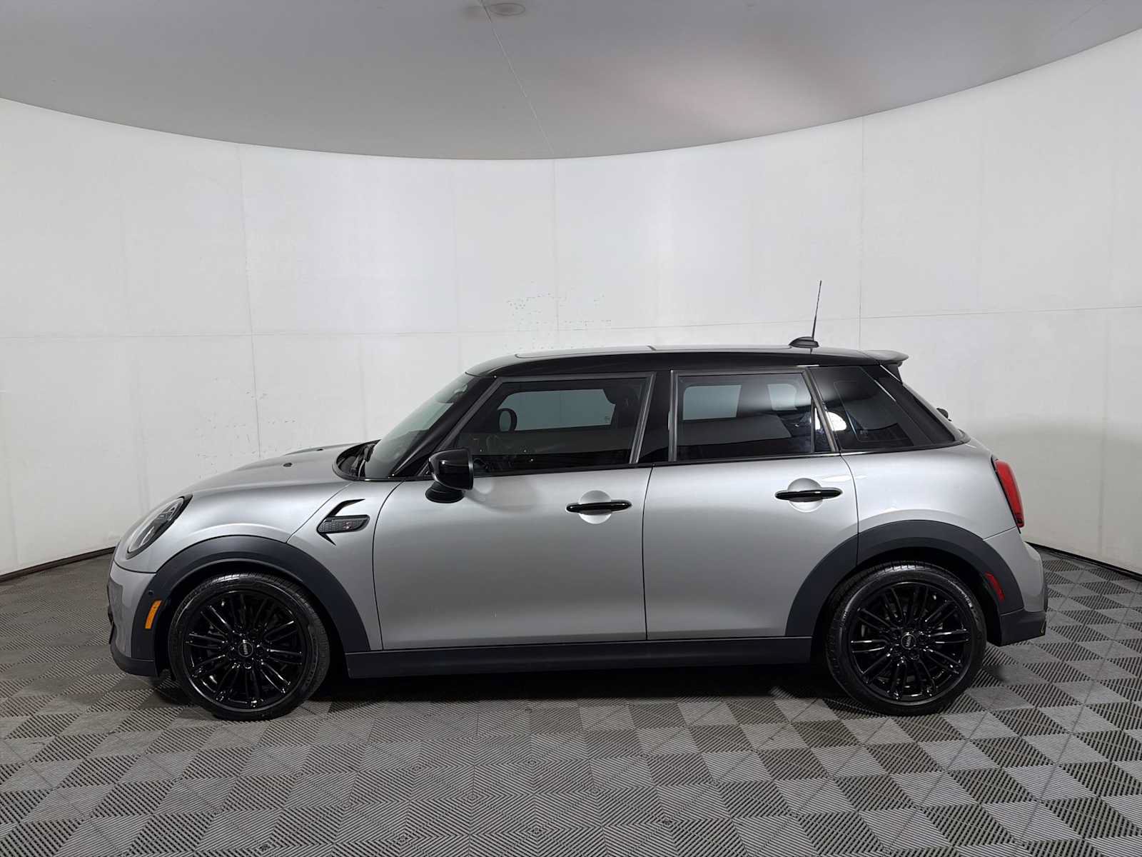 Used 2024 MINI Cooper S FWD image 4