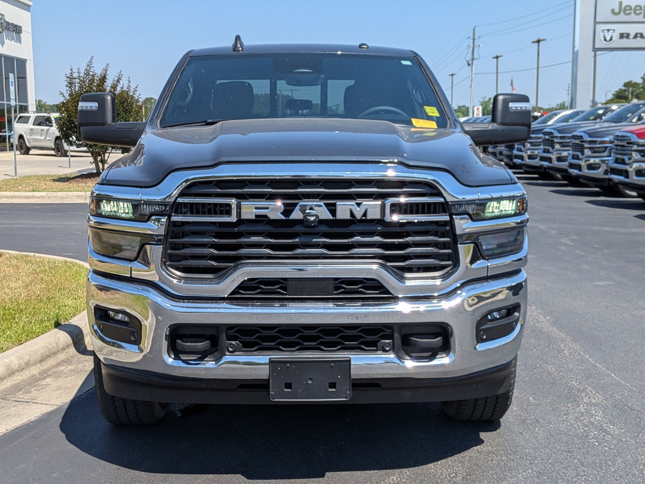 Used 2026 RAM 2500 Big Horn AWD/4WD image 2