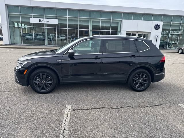 Certified 2024 Volkswagen Tiguan SE w/ Panoramic Sunroof Package image 5