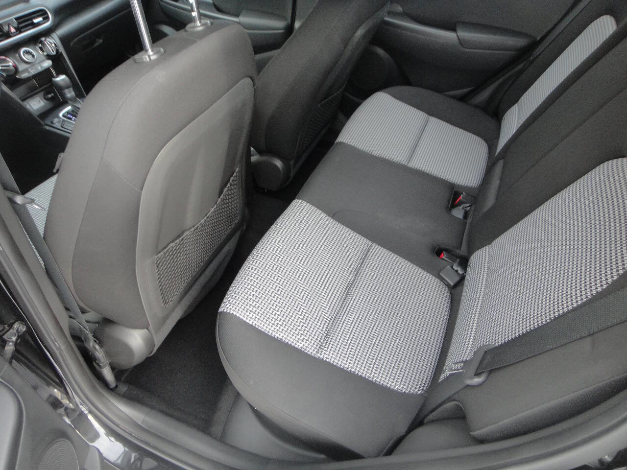 Used 2021 Hyundai Kona SE image 10